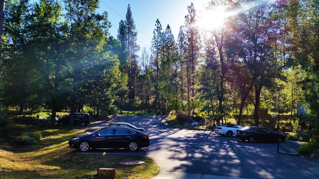 Yosemite Riverside Inn Гровленд Экстерьер фото